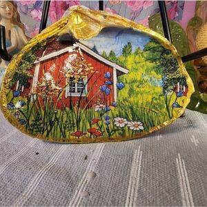 DECOUPAGE CLAM SHELL DECOUPAGE RED BARN TRINKET DISH